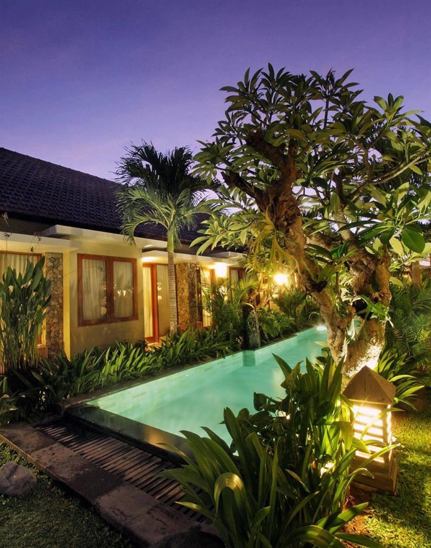 Uma Karan Hotel Kuta  Exterior photo